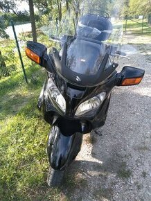 Suzuki burgman an 650 exekutíve - 1