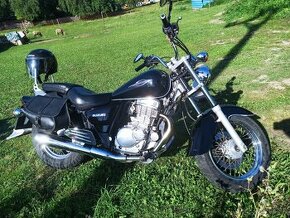 Suzuki GZ 250  MARAUDER - 1