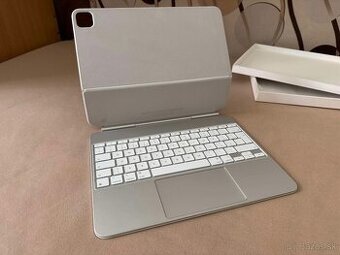 Apple Magic Keyboard pre iPad Pro 13" (M4) - česká biela