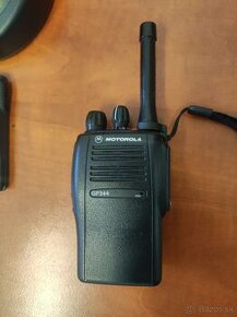 Predavam radiostanicu Motorola GP344 UHF