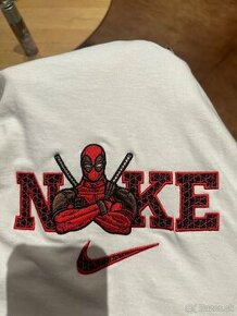 Nike deadpool