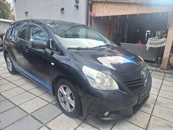 TOYOTA VERSO 2.0 DIESEL ROK 2011