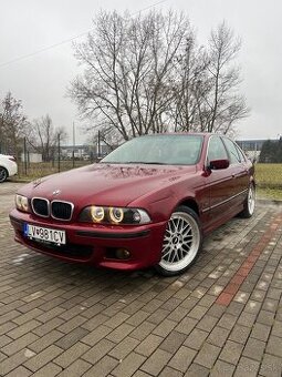 BMW E39 520i