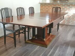 Starožitný jedálenský stôl a stoličky