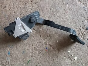 Plynovy pedal daf lf