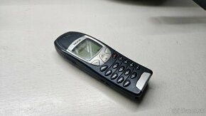 Retro mobil - Nokia 6210 - bez nabíjačky