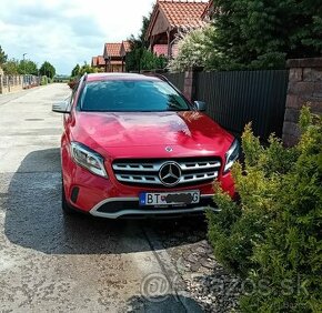 Mercedes GLA180 - 1