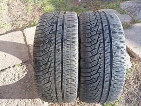 Predám zimné pneumatiky 2ks 235/40r19