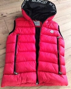 Vesta Moncler