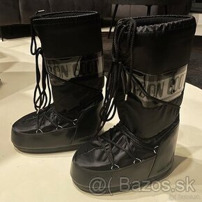 Moon boots