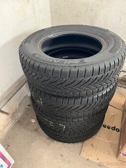 215/70R16 100H Lassa Competus