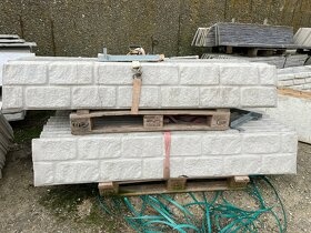 Betonové platne a stĺpy ,betonové ploty - 1