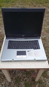 Starý notebook Acer TravelMate 2410