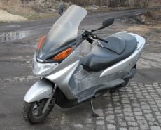 burgman 125cm3  rok  2004