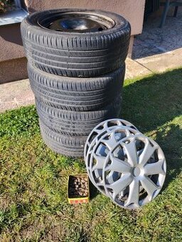 Predam letnu sadu 215/55 R16