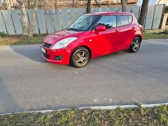 Suzuki Swift 1,2 69 kw Rok 2012 - 1