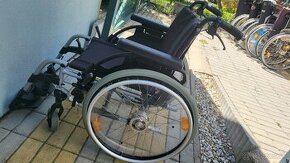 invalidny vozík 44cm pridavne brzdy pre asistenta odľahčeny