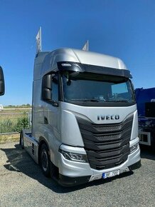 Tahač Iveco S-WAY lowdeck