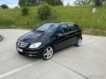 Predám Mercedes Benz B200, automat, 2011