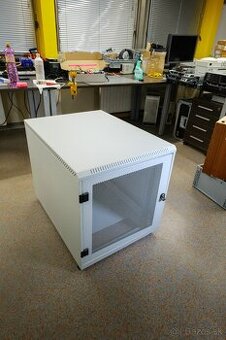 Triton Rack pre servery 12U