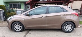 Hyundai i30 - hneda metalíza svetlá