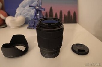 Sony 28-70mm f/3.5-5.6 OSS