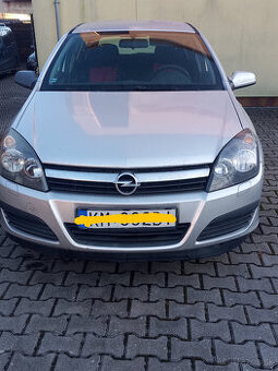 Predam Opel Astra H benzin 1.4