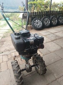 Predávam malotraktor Brigg Straton 8hp - 1