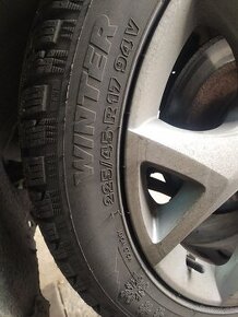 Zimné pneumatiky 225/45 r17