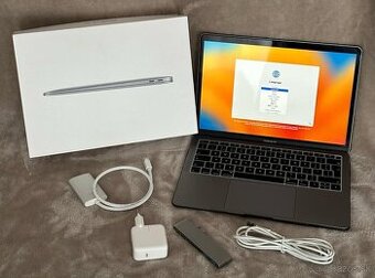 13-palcový Apple Macbook Air 2019