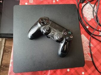 Playstation 4 slim - 1