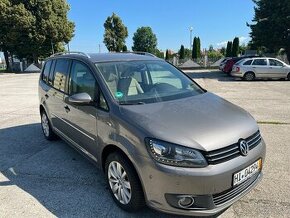 Volkswagen Touran 2.0 TDI DSG highline r.v 2011 navi xenon - 1