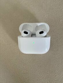 AirPods 3 generácia