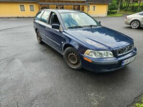 Volvo V40 1.9tdi r.2004 .... rezervované