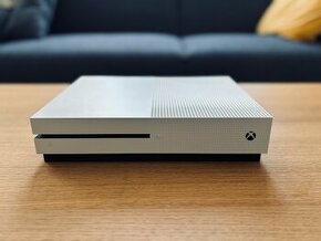 XBOX ONE S 1 TB