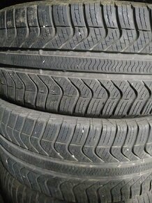 235/45R18 Pirelli