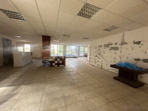 Na prenájom obchodný priestor 220m2 - Voľný ihned