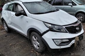 KIA SPORTAGE 1.6 GDI 2015 predám SVETLO, DVERE, AIRBAGY, MOT