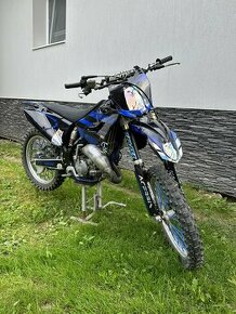 Yamaha YZ 125 - 1