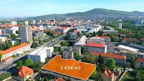 CREDA | predaj komerčného pozemku 2 434 m2 so stavebným povo - 1