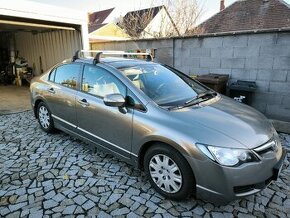 Predám priečny strešný nosič originál Honda