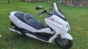 Dvojmiestny Maxiskúter HONDA Forza 250