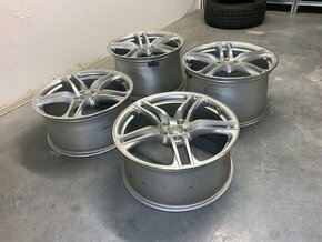 Predam dvojrozmer Originál Audi. 5X112