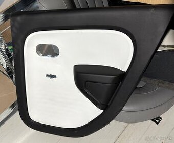 Panel pravých zadných dverí Renault Twingo III