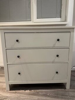 Komoda HEMNES Ikea