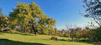 Výnimočný stavebný pozemok s výhľadom na celé Nové Mesto - 1