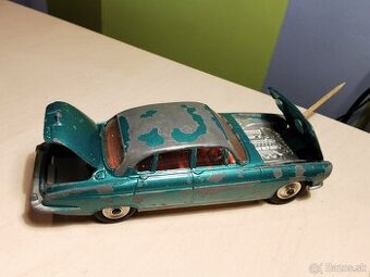 Corgi toys Jaguar Mark X - 1