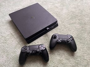 Playstation 4 slim 500GB + 2 ovládače + 7 hier