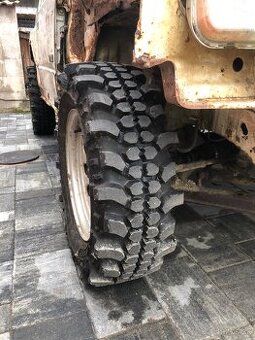 Predám Pneu T3 195/80 r15