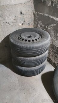 Pneumatiky 195/65R15 +plechové disky